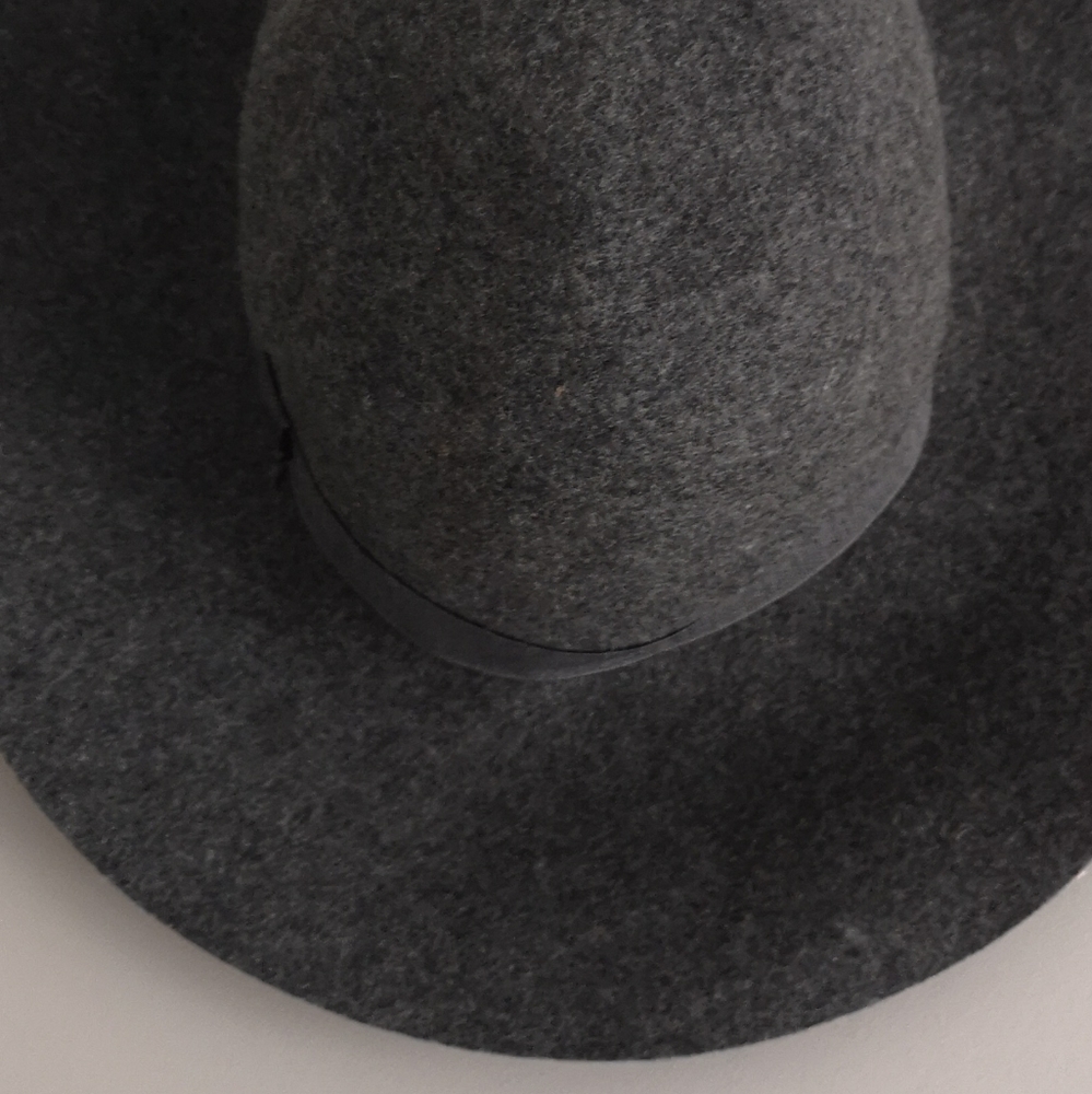 Wool hat - Picture 3 of 3